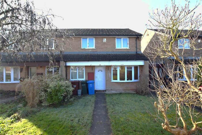 3 Bedroom Semi-Detached House To Rent In Avon Crescent, Bicester, OX26