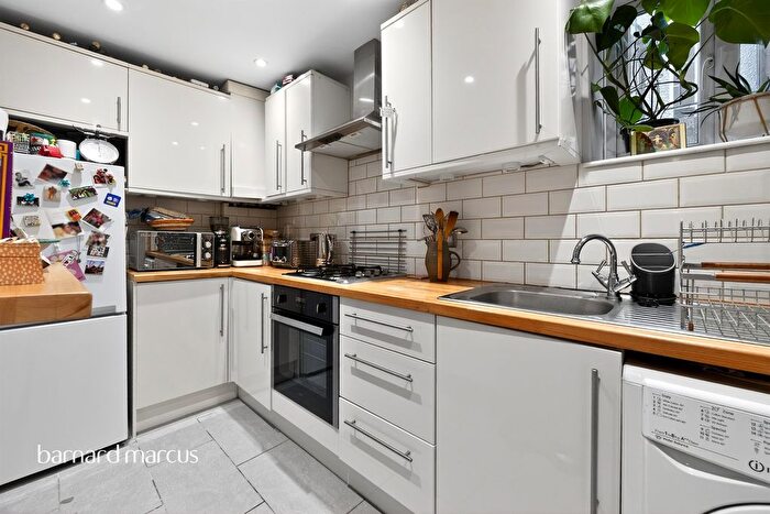 2 Bedroom Flat For Sale In Coombe Road, Croydon, CR0