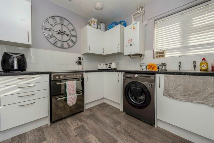 1 Bedroom Flat To Rent In Haynes Close, Welwyn Garden City, AL7