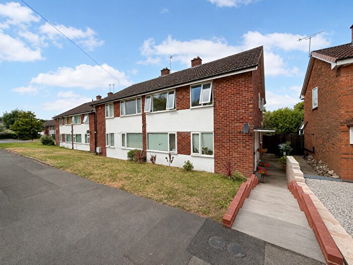 2 Bedroom Maisonette For Sale In Lazy Hill, Birmingham, B38