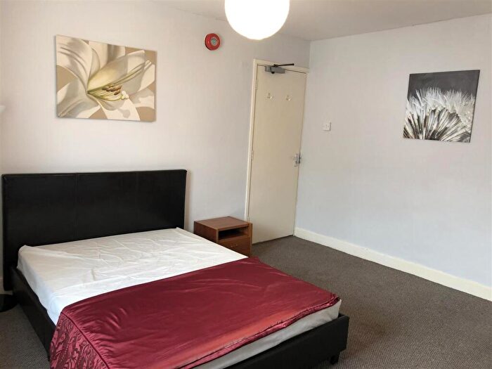 1 Bedroom House To Rent In Room, Bampton Street, Tiverton, EX16