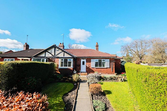 2 Bedroom Bungalow For Sale In Armley Ridge Road, Leeds, West Yorkshire, LS12