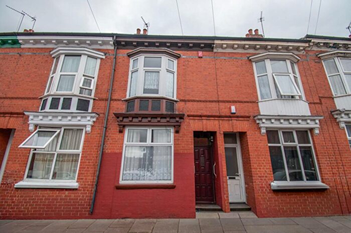 3 Bedroom Terraced House For Sale In Devana Road, Leicester, LE2