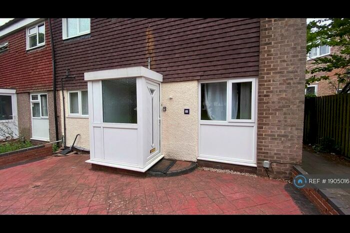 4 Bedroom End Of Terrace House To Rent In Metchley Drive, Birmingham, B17
