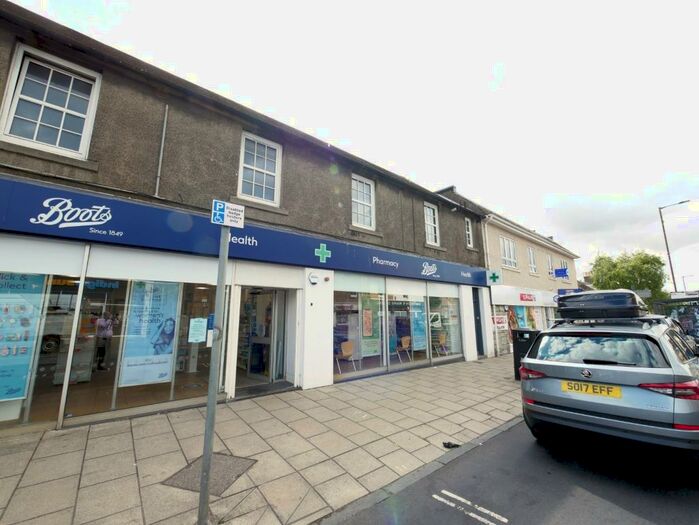 2 Bedroom Flat To Rent In Main Street, Davidsons Mains, Edinburgh, EH4