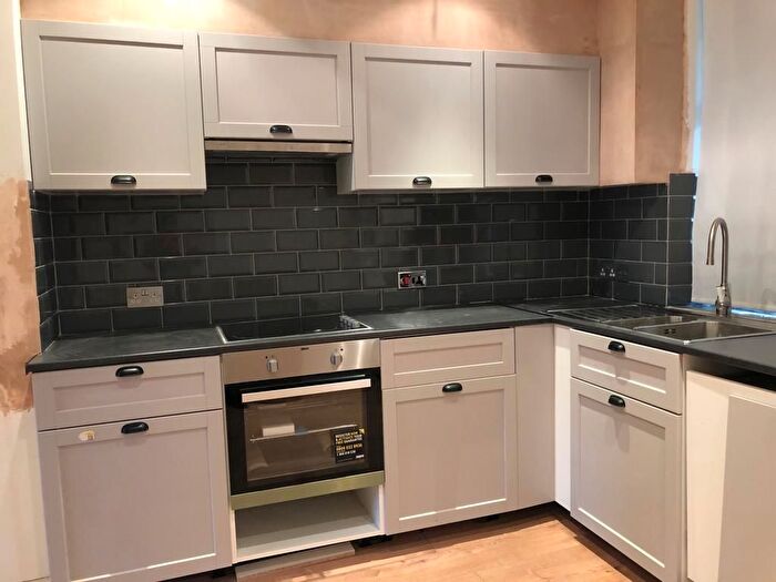 2 Bedroom Flat To Rent In Woodford Road, London, E18