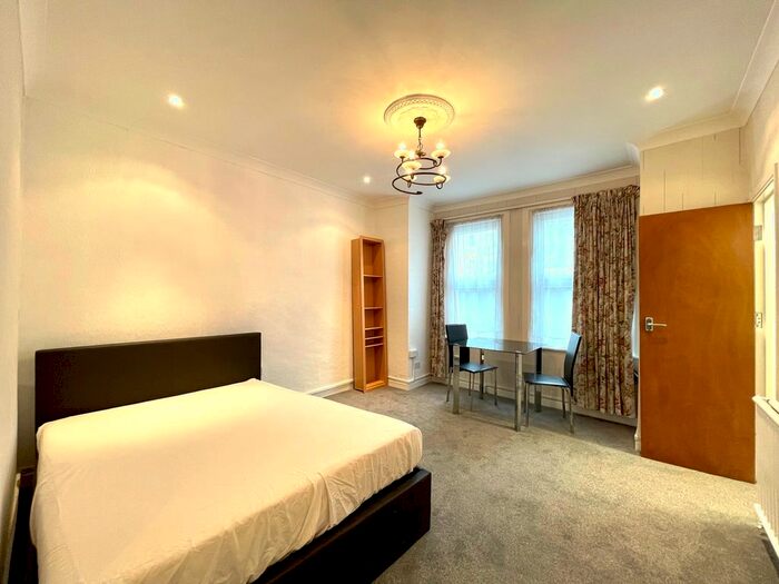 Studio To Rent In Primrose Gardens, Belsize Park, London, NW3