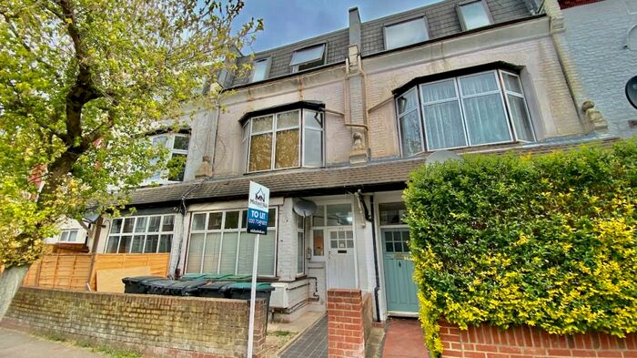 1 Bedroom Flat To Rent In Hampden Road, Haringey, London, N8
