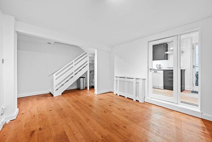 2 Bedroom Maisonette For Sale In Princess Road, Primrose Hill, Camden, NW1