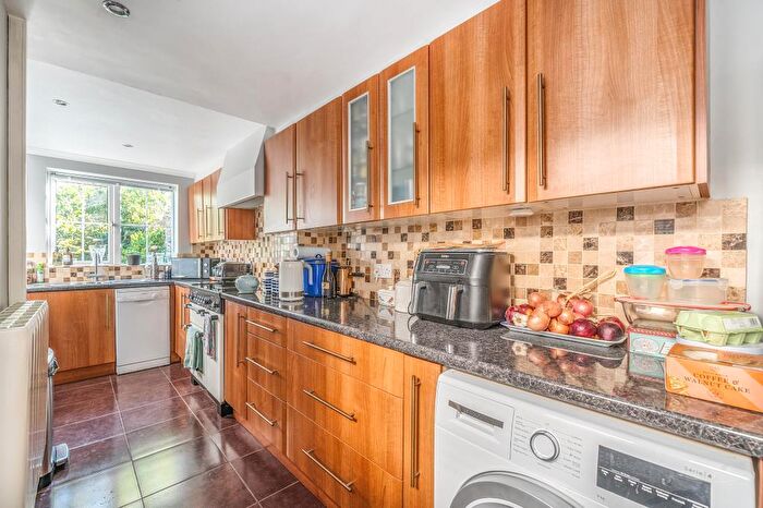 2 Bedroom Terraced House For Sale In East Reading, Berkshire, RG1
