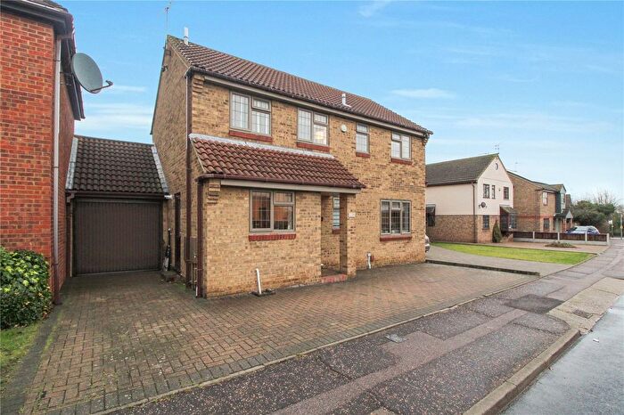 4 Bedroom Detached House For Sale In Green Lane, Leigh-On-Sea, Essex, SS9