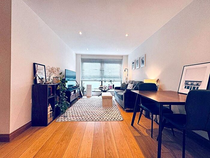 2 Bedroom Flat To Rent In Burston House, Burston Road, London, SW15