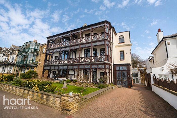 3 Bedroom Flat For Sale In Clifftown Parade, Southend-On-Sea, SS1