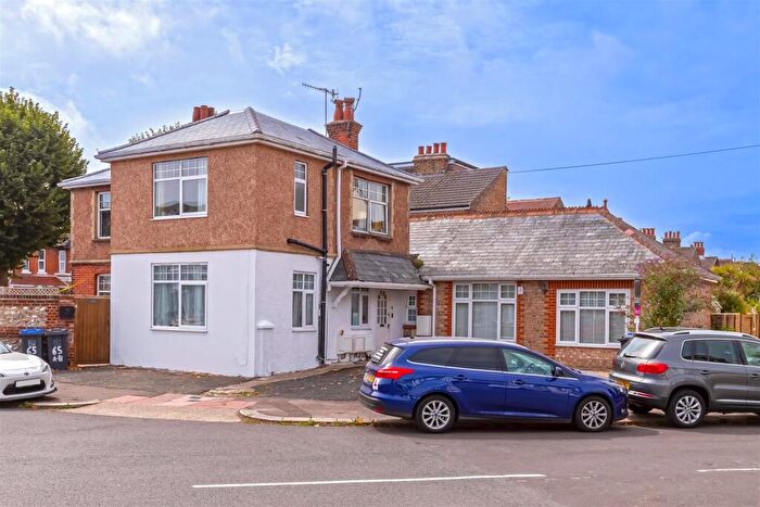 1 Bedroom Maisonette For Sale In Kingsland Road, Worthing, BN14