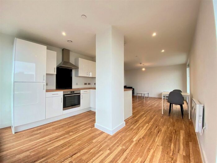 2 Bedroom Flat To Rent In Manchester Waters, Pomona Strand, Old Trafford, Manchester, M16