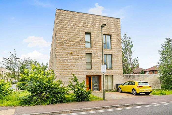 4 Bedroom End Of Terrace House To Rent In Edgware Green, Edgware, HA8