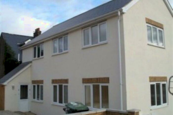 2 Bedroom Flat To Rent In Bullfields, Snodland, ME6