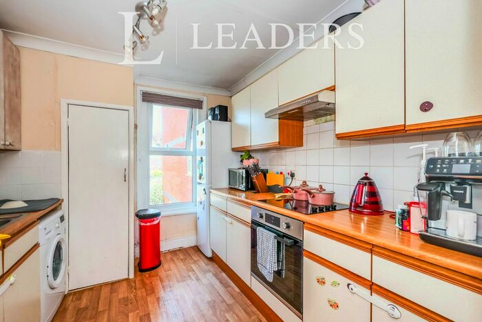 2 Bedroom Town House To Rent In Winchester Road, Portsmouth, PO2