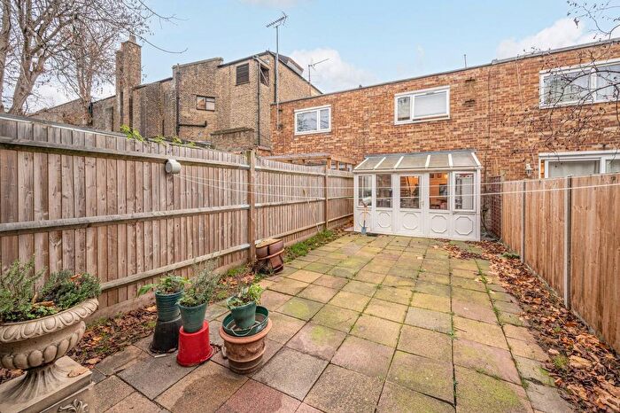 2 Bedroom Terraced House To Rent In Woodbourne Close, Streatham Hill, London, SW16