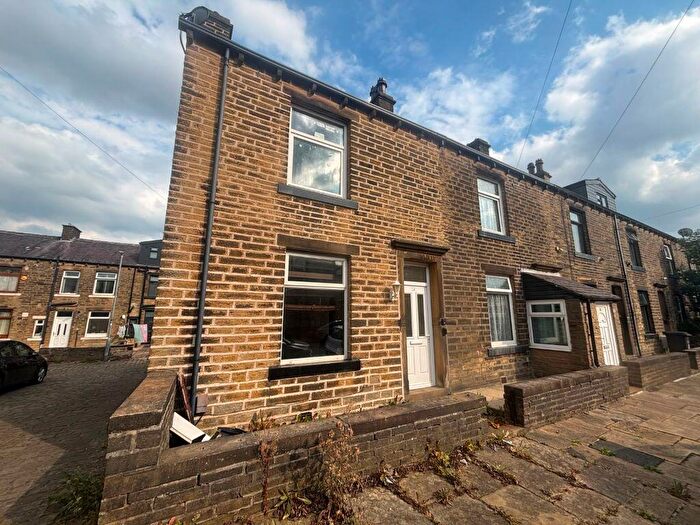 2 Bedroom Terraced House For Sale In Newstead Heath, Halifax, HX1