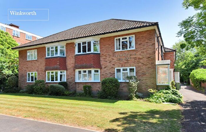 2 Bedroom Flat For Sale In Beddington Gardens, Wallington, SM6