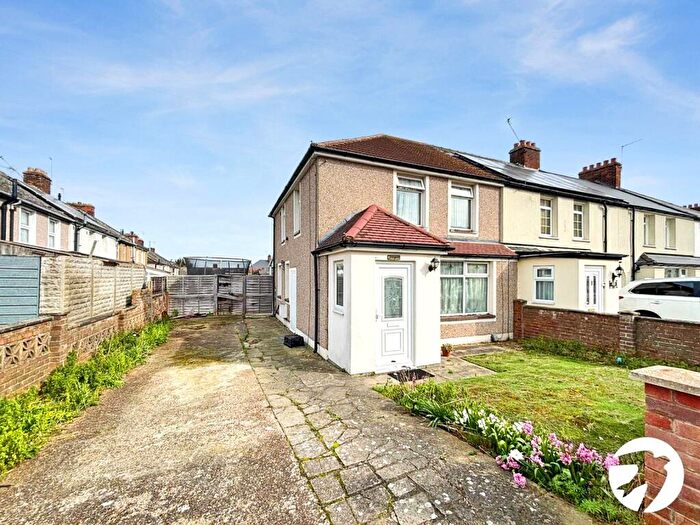 3 Bedroom End Of Terrace House To Rent In Cedar Road, Dartford, Kent, DA1