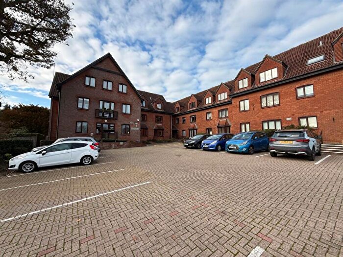 1 Bedroom Retirement Property For Sale In Chelmsford Road, Shenfield, Brentwood, CM15