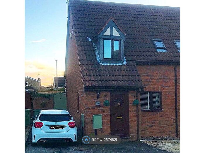 2 Bedroom Semi-Detached House To Rent In Orchard Close, Chesterfield, S43