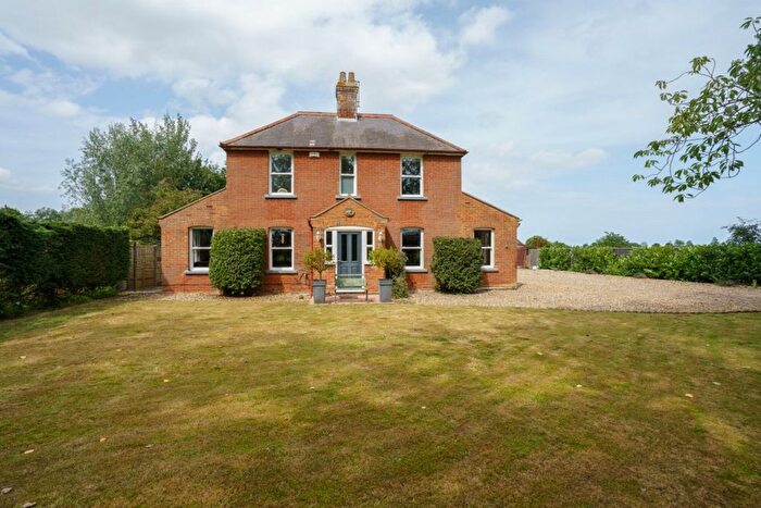 3 Bedroom Detached House For Sale In School Road, Norwich, NR13