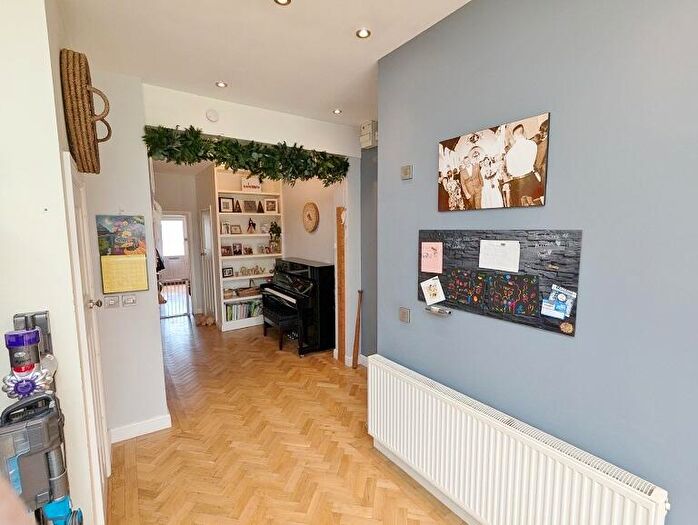 4 Bedroom Detached House For Sale In Bridgend Road, Porthcawl, South Glamorgan, Bridgend (County Of), CF36
