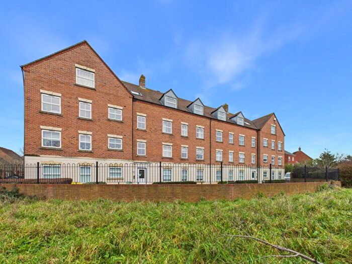 1 Bedroom Apartment For Sale In James Meadow, Langley, Berkshire, SL3