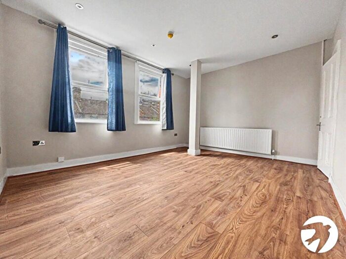3 Bedroom Flat To Rent In Brook Street, Erith, DA8