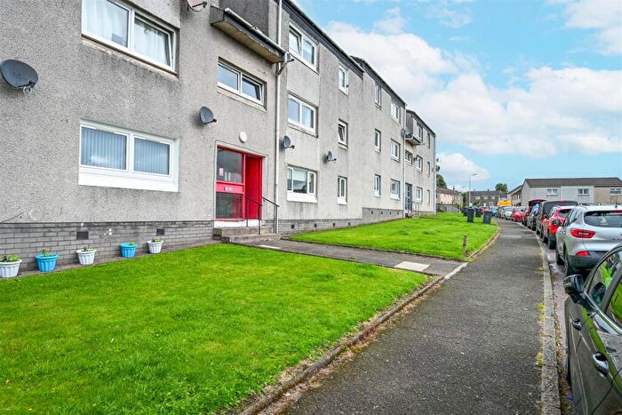 2 Bedroom Flat For Sale In Kildare Drive, Lanark, ML11
