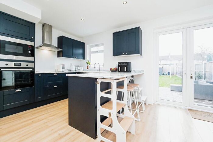 3 Bedroom Terraced House For Sale In Carnforth Gardens, Hornchurch, RM12