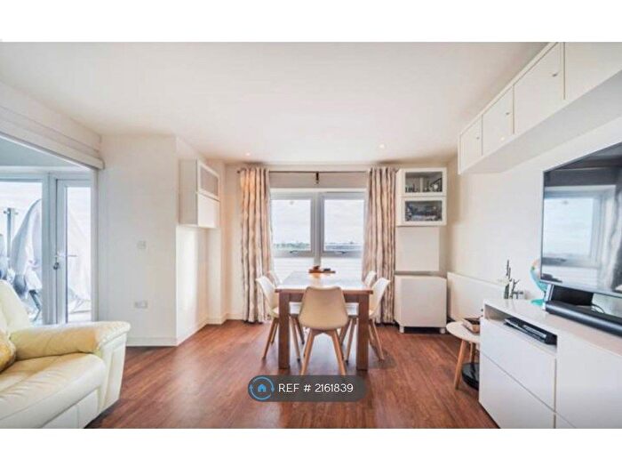 3 Bedroom Flat To Rent In Royal Court, London, HA7