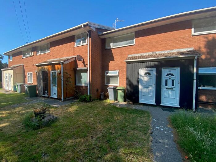 2 Bedroom Apartment To Rent In Norwich Drive, Upton, CH49