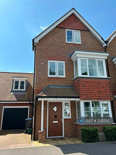 4 Bedroom Semi-Detached House To Rent In Felcott Road, Walton On Thames, KT12
