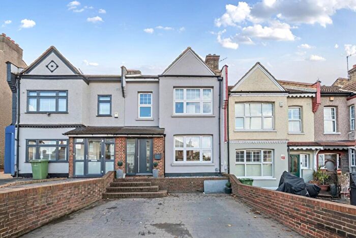 3 Bedroom Terraced House For Sale In Bostall Hill, Abbey Wood, SE2