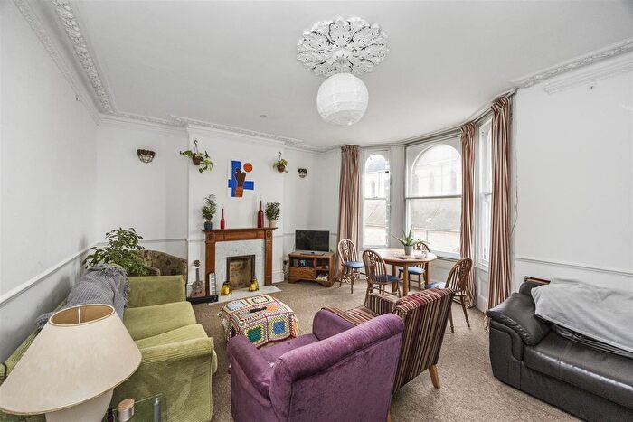 6 Bedroom Flat To Rent In Gladstone Terrace, Brighton, BN2