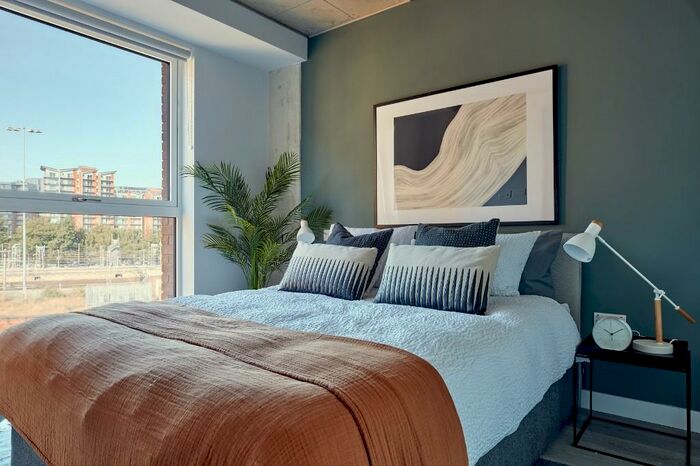 3 Bedroom Apartment To Rent In Wharf Approach, Leeds, West Yorkshire, LS1