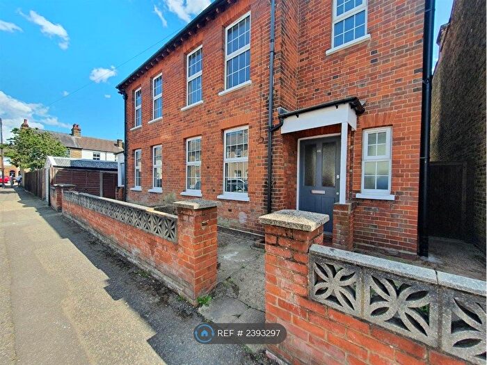 5 Bedroom Semi-Detached House To Rent In Greenfield Street, Waltham Abbey, EN9