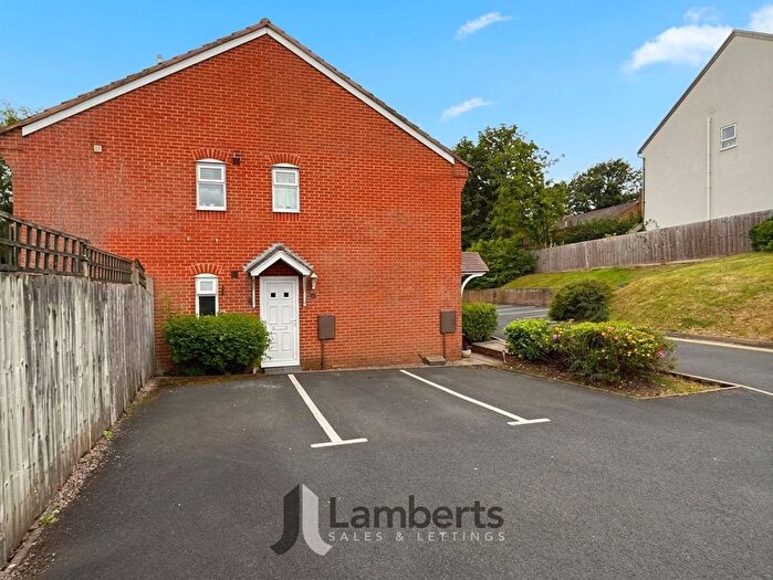 2 Bedroom Flat For Sale In Mark Close, Mayfields, B98