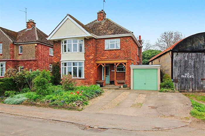 3 Bedroom Detached House For Sale In , Slipton Lane, Sudborough, NN14