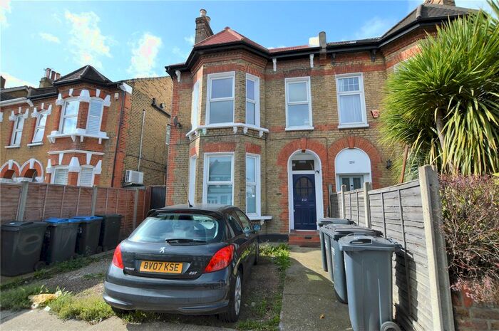 2 Bedroom Flat To Rent In Portland Road, London, SE25