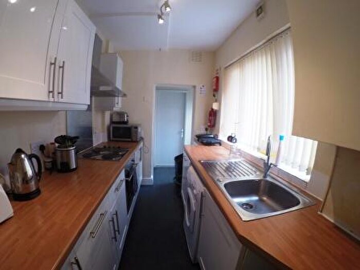 3 Bedroom House To Rent In Milner Road - Bed, Selly Park, West Midlands, B29
