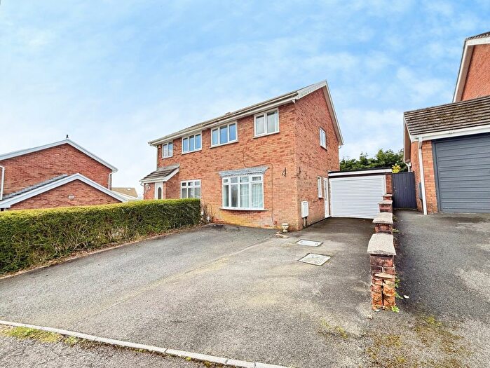 3 Bedroom Semi Detached House For Sale In Squirrel Walk, Fforest, Pontarddulais, Swansea, Carmarthenshire, SA4