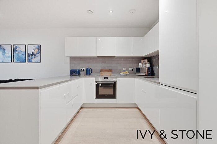 2 Bedroom Apartment For Sale In Banyan Court, Royal Wharf, E16