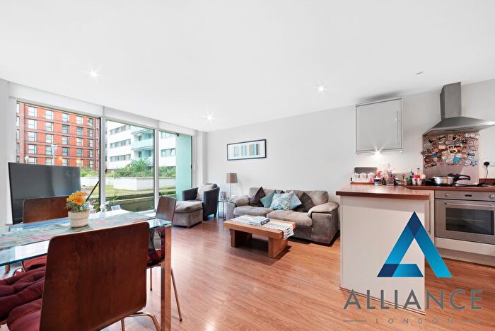 2 Bedroom Flat To Rent In Drift Court, Basin Approach, London, E16