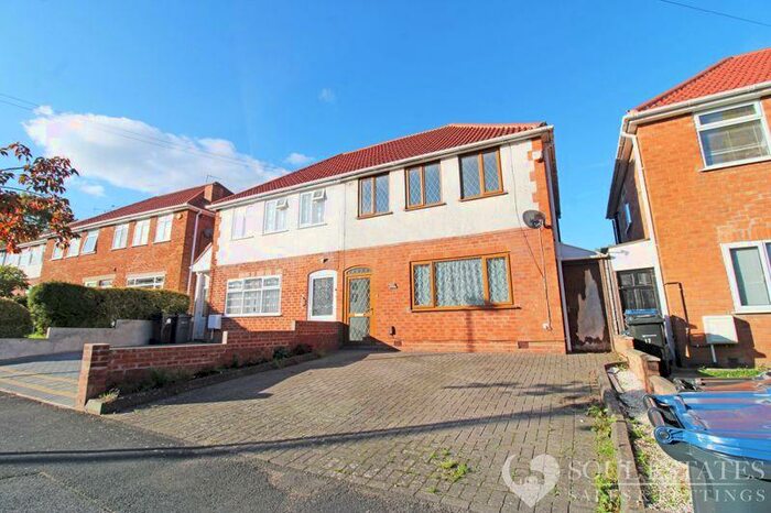 3 Bedroom Semi-Detached House To Rent In Higgins Lane, Birmingham, B32