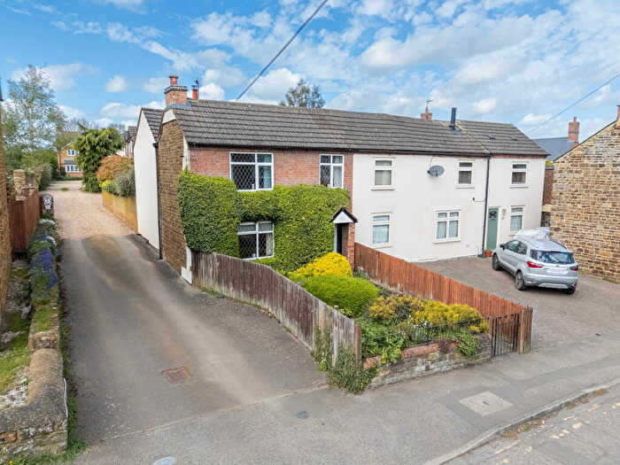 3 Bedroom Cottage For Sale In High Street, Broughton, NN14